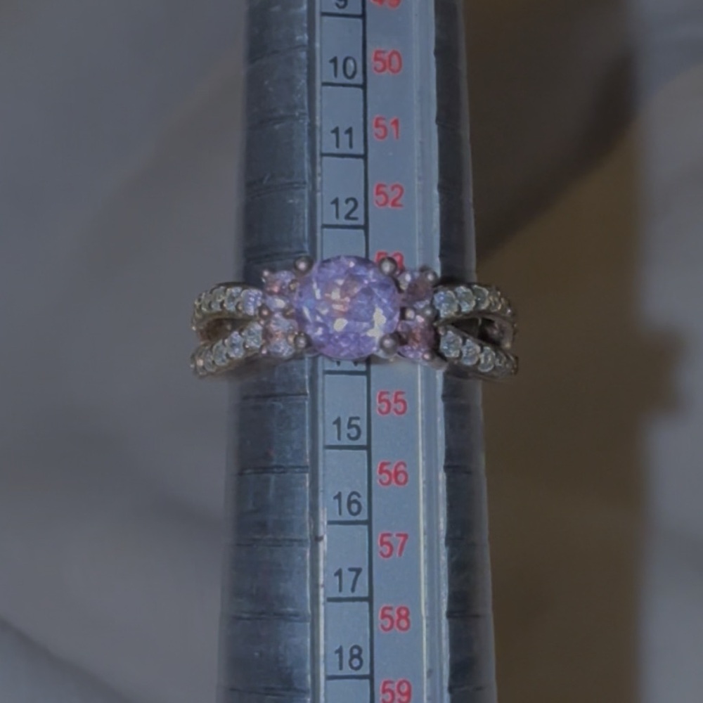 Elegant Purple and Gold Tone Women's Ring size 7